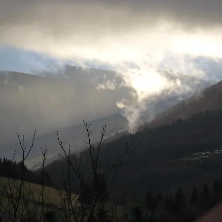 アパート Schoene Aussicht トートナウ